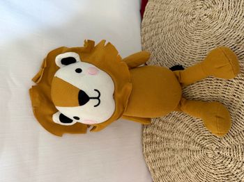 Doudou peluche lion jaune blanc ATMOSPHERA