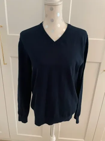 Pull marine col V , bio coton taille M neuf