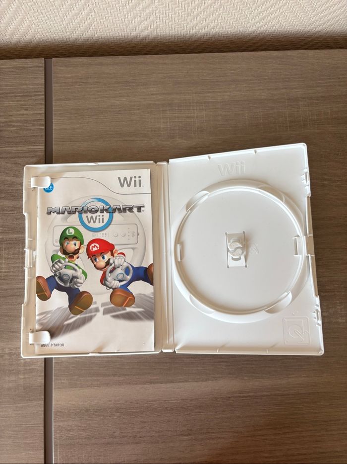 Boîtier Mario Kart Wii - photo numéro 3