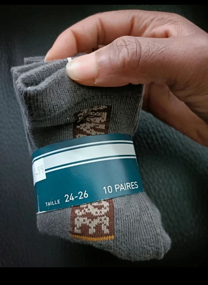 10 paires de chaussettes neuves en 24/26 - photo numéro 3