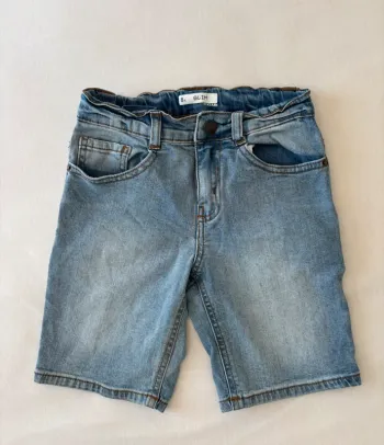 Short jeans