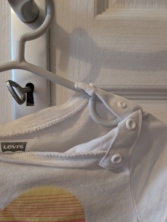 Tee shirt Levi's 18/24 mois - photo numéro 3