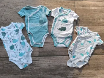 Lot de 4 bodys M-C
