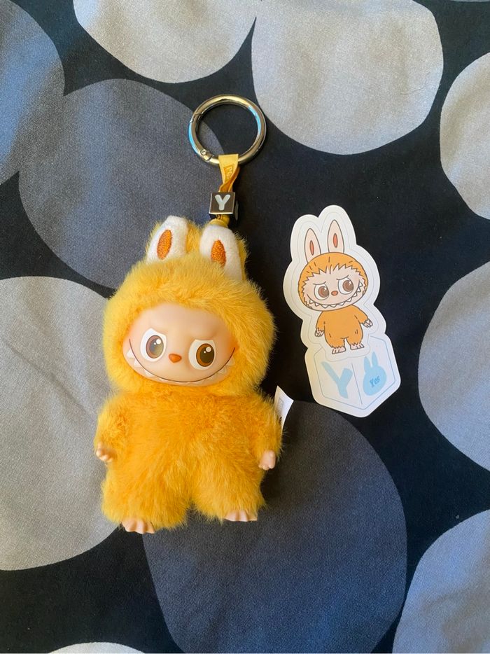 Labubu pin for love - photo numéro 7