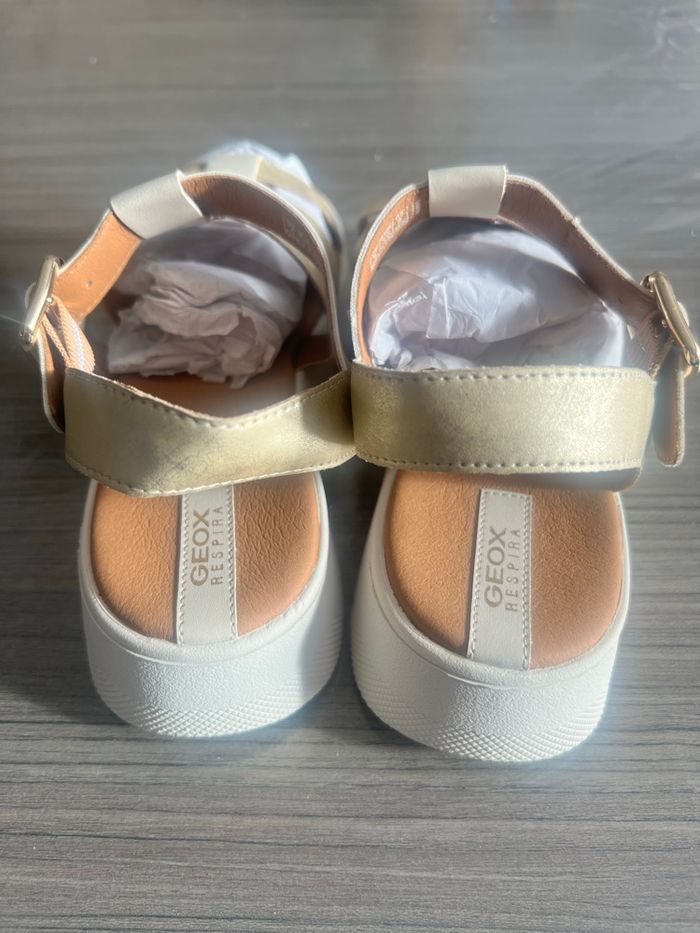 Sandales Geox T 38 neuve - photo numéro 2