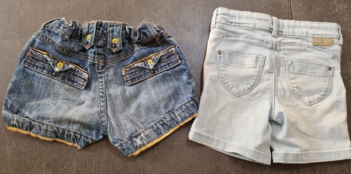 2 shorts jeans 2 hauts  4 ans tbe - photo numéro 4