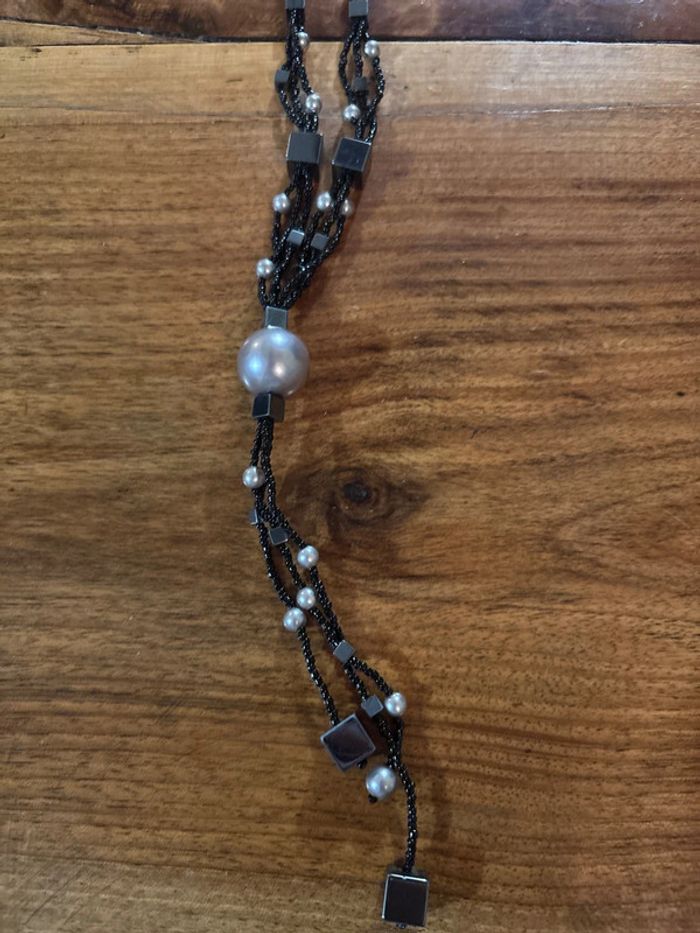Sautoir en perle noir et éléments argenté - photo numéro 3