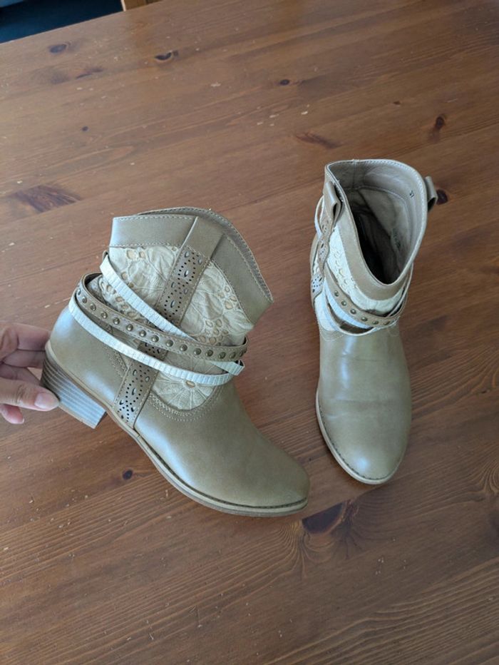 Bottines chic beige Neuve 37 Pied fin