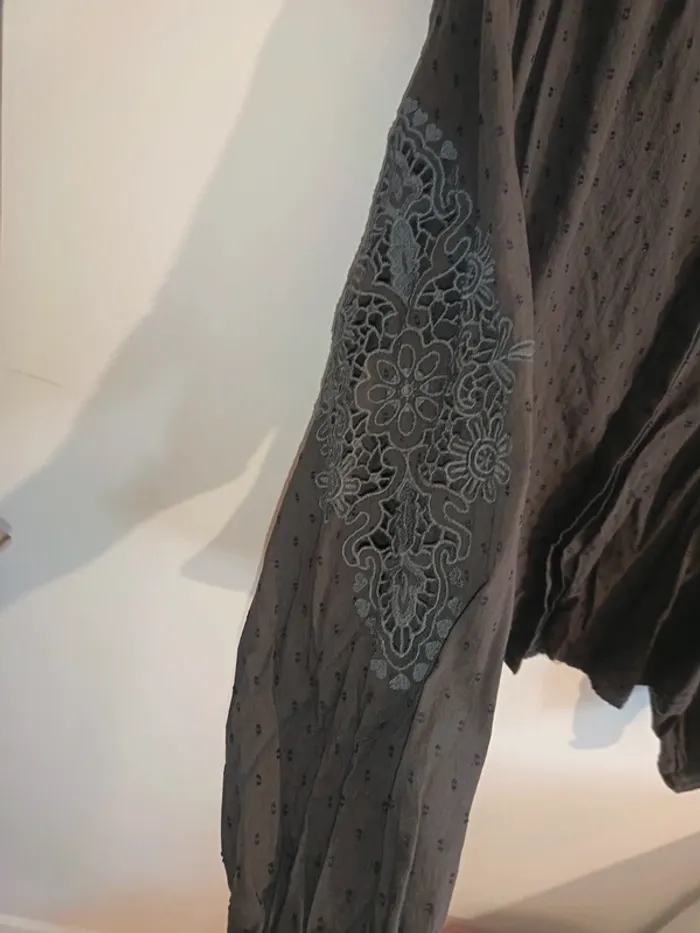 Blouse broderie - photo numéro 2