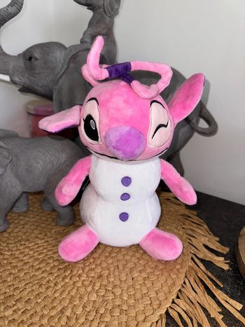 Peluche Disney Angel stitch en bonhomme de neige