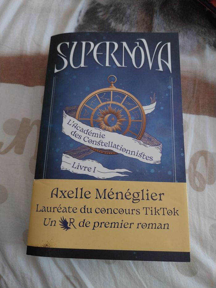 Roman Supernova tome 1 L'Académie des Constellationnistes R