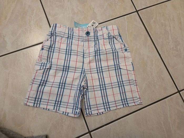 Short okaidi neuf 3 ans
