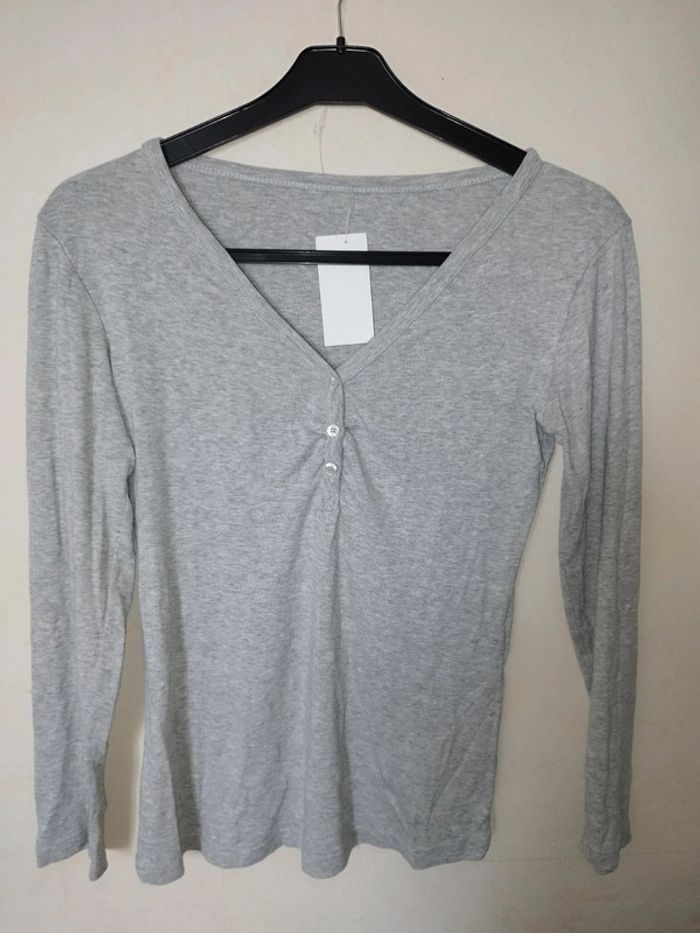 T-shirt col V manches longues - photo numéro 2