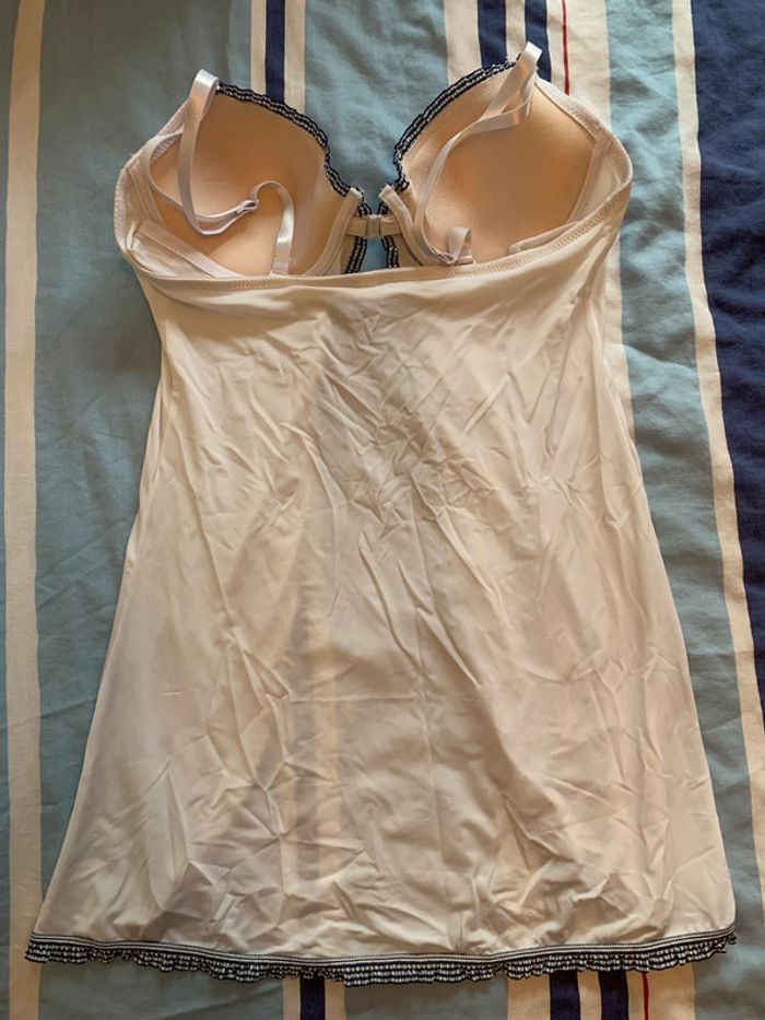 Lingerie / bustier ouvert - photo numéro 3