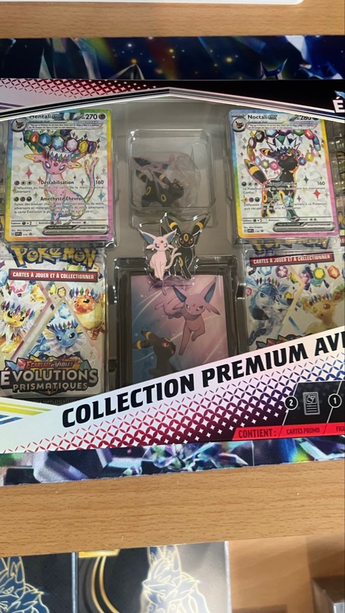 Coffret Pokémon collection prenium avec figurine 8.5 Evolution prismatique - photo numéro 3