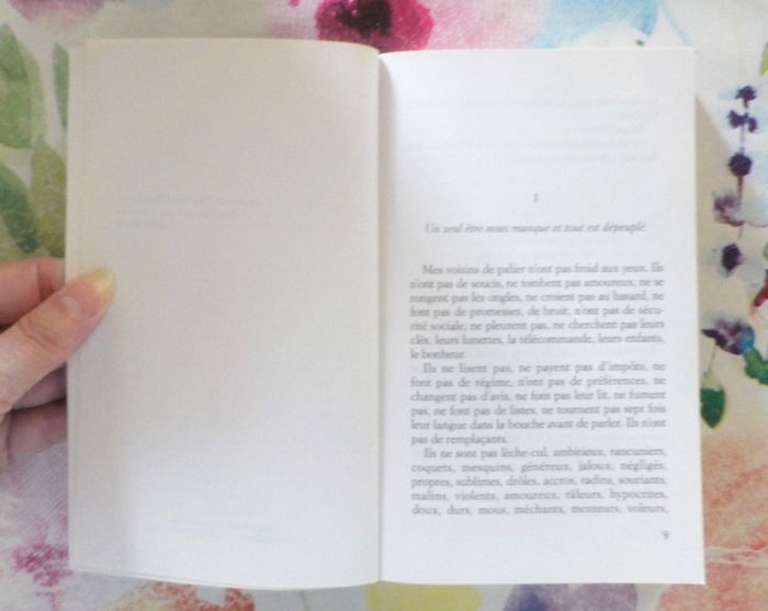 CHANGER L'EAU DES FLEURS de Valérie PERRIN Ed. Le livre de Poche - photo numéro 6