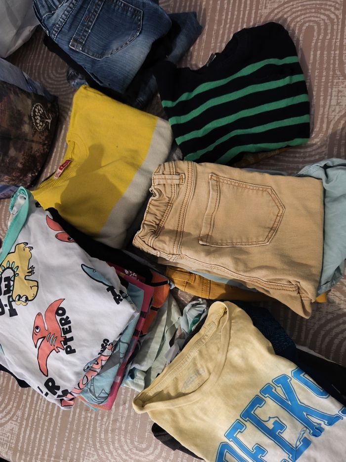 Lot de vêtements garçon 6 ans - photo numéro 2