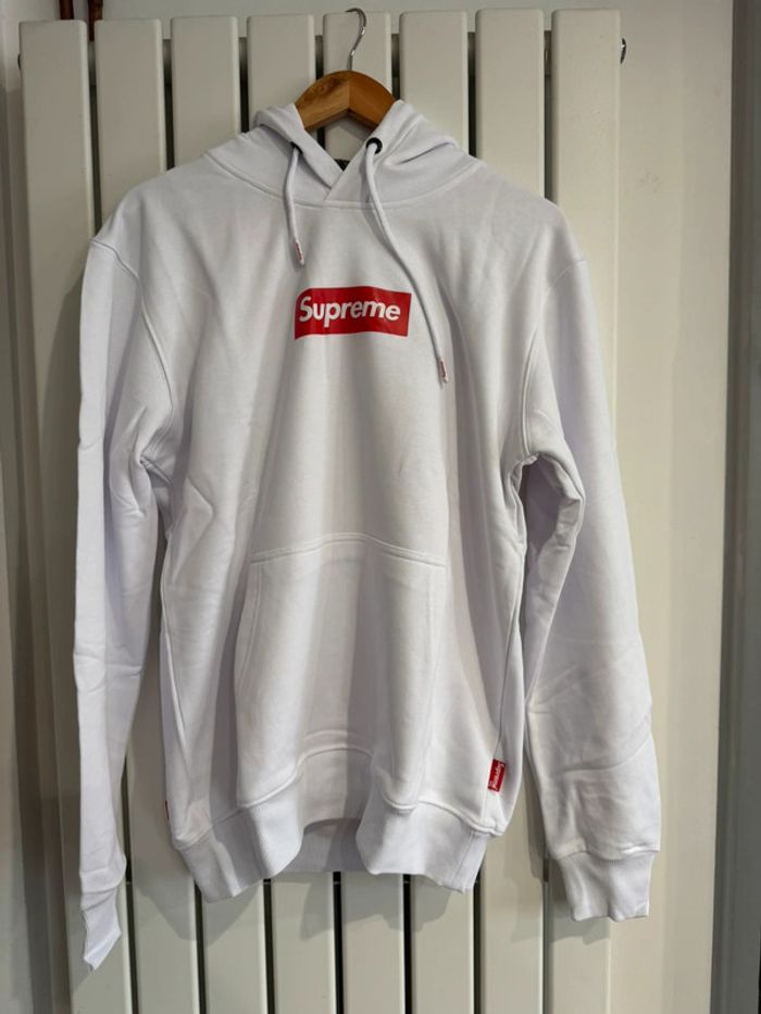 Pull / Sweat blanc Supreme Taille M