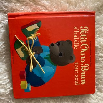 Livre Petit Ours Brun s’habille tout seul
