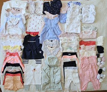 Lot de vêtements 9 mois.