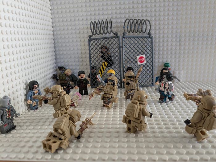 21 Figurines Call of Duty mode Zombies + accessoires sur la photo , style lego