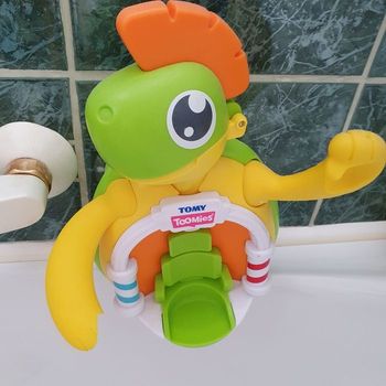 distributeur de savon bulle jouet bain TOMY