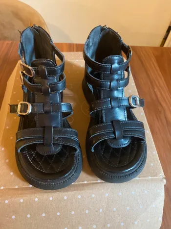 Sandales fille noir taille 33