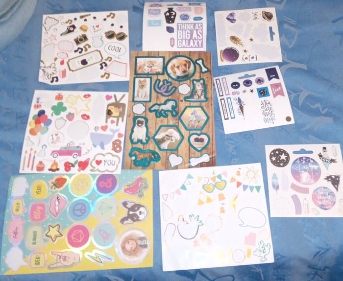 Lot de plusieurs planche de stickers