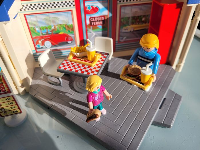 Playmobil city life 70111 🍟 Restaurant/Diner transportable 🍔 - photo numéro 3