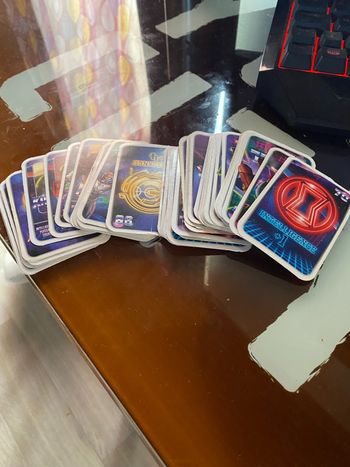 lot de 48 cartes marvel