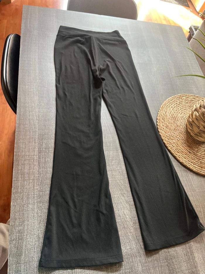 Pantalon taille S de couleur noir - photo numéro 3