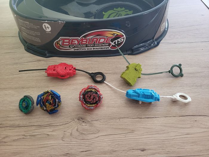 Arène beyblade +3 toupies - photo numéro 7