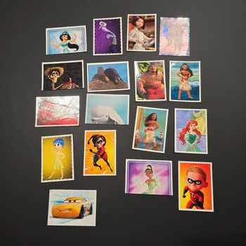 Lot de 17 cartes Disney Panini