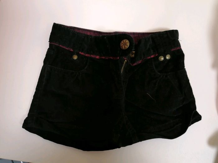 Short noir taille 3ans