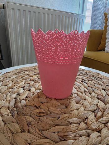 Pot décoratif en plastique rose