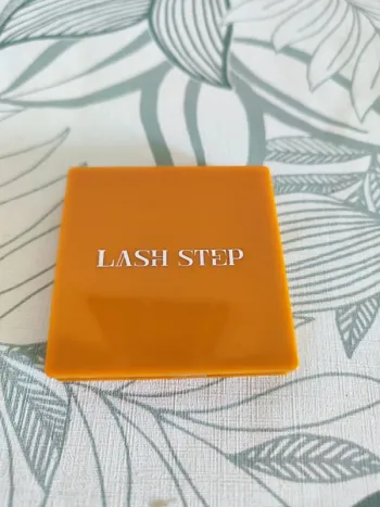 Lash step bronzée 9 teintes universelles à utiliser 12 mois après ouverture