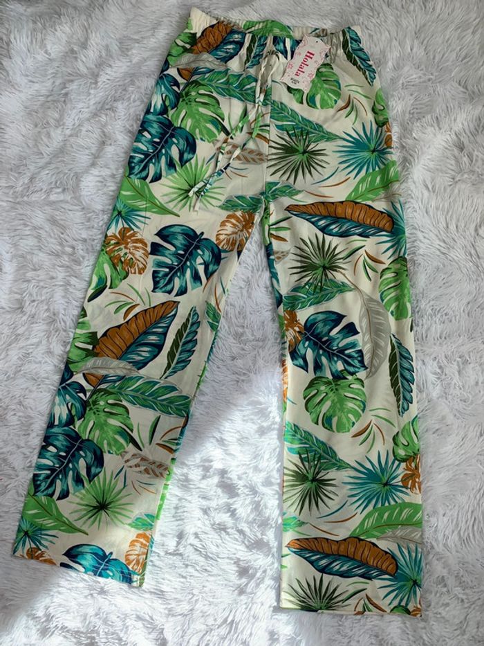 Pantalon palazzo avec motif fleuris taille 36/38 neuf