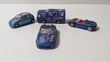 [Jouet] Lot de 4 voitures bleues