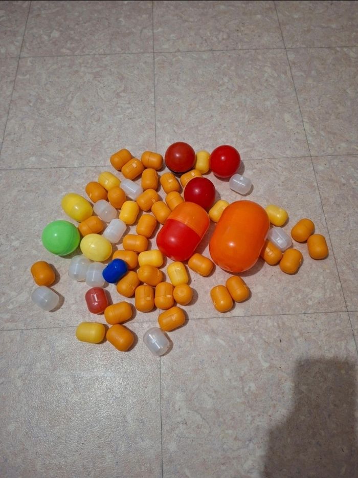 Lot de boîtes surprises (kinder et autre) x58