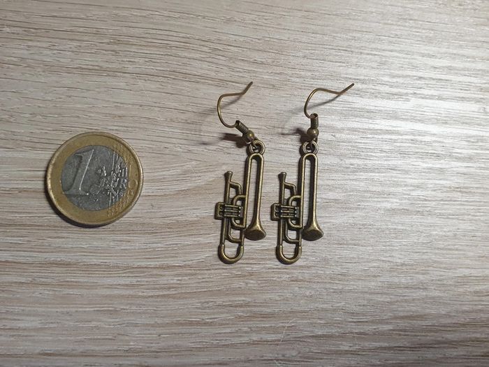 Magnifiques b o vintage neuves crochets hypoallergeniques fait main