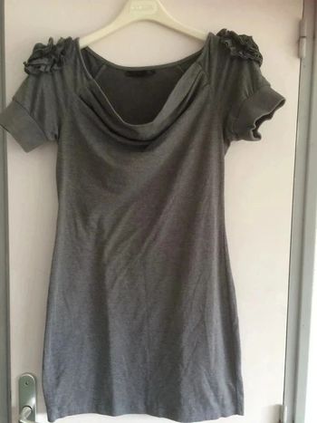 Robe grise manches courtes