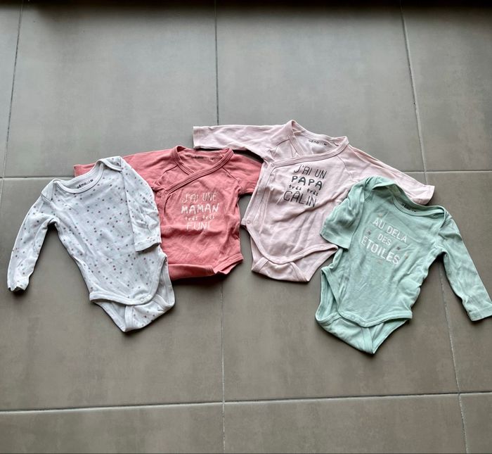 Lot de 4 bodys bébé fille 6 mois