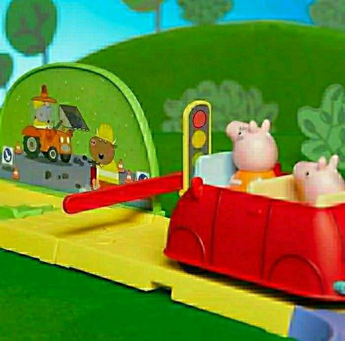 PEPPA PIG LE CIRCUIT DE PEPPA AVEC ROUTE MODULABLE HASBRO NEUF - photo numéro 5
