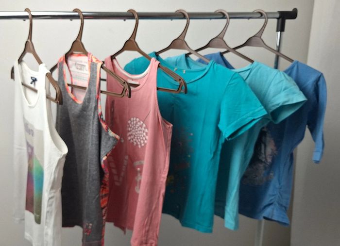 Lot de 6 debardeurs/ tee shirts fille 10 ans