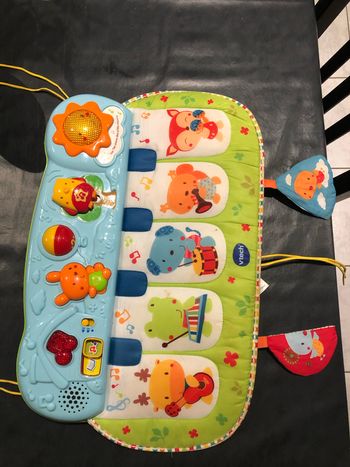 Piano d’éveil bébé