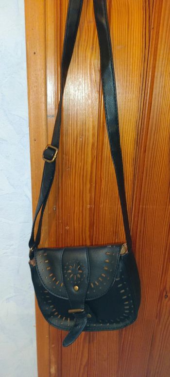 Sac main noir atmosphère