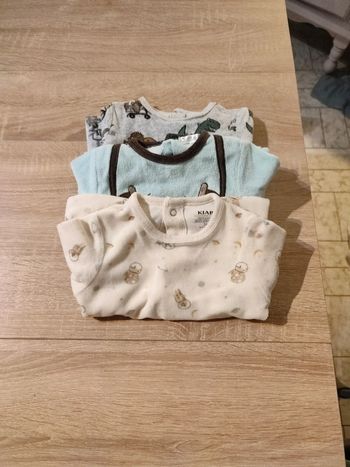 Lot 3 pyjamas velours taille 3 mois