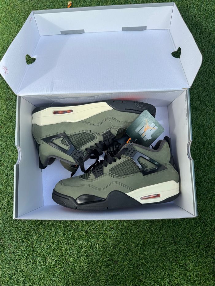 Air Jordan 4  Undefeated - photo numéro 2
