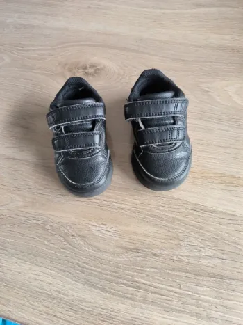 Chaussures adidas noires mixte taille 19