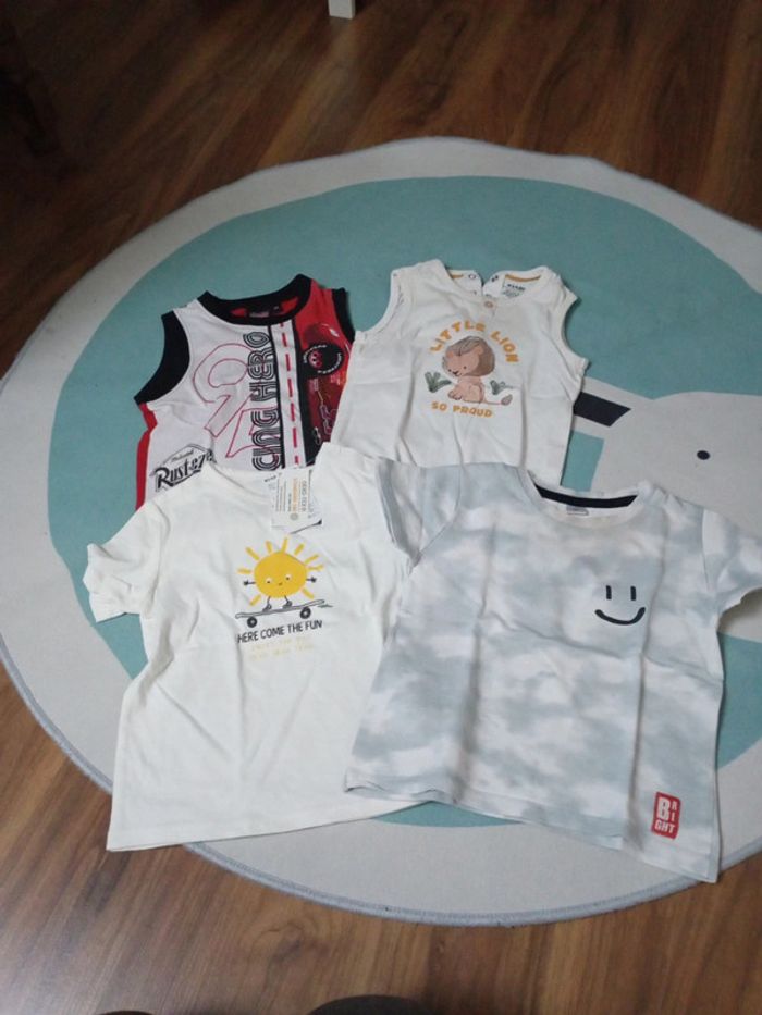 Lot 4 t-shirts 24 mois